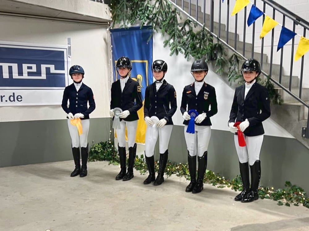 Jugend Stutzpunktturnier Dressur pr 1 pony